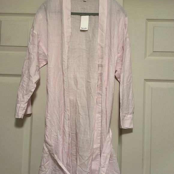 Splendid white and pink robe - Picture 1 of 4